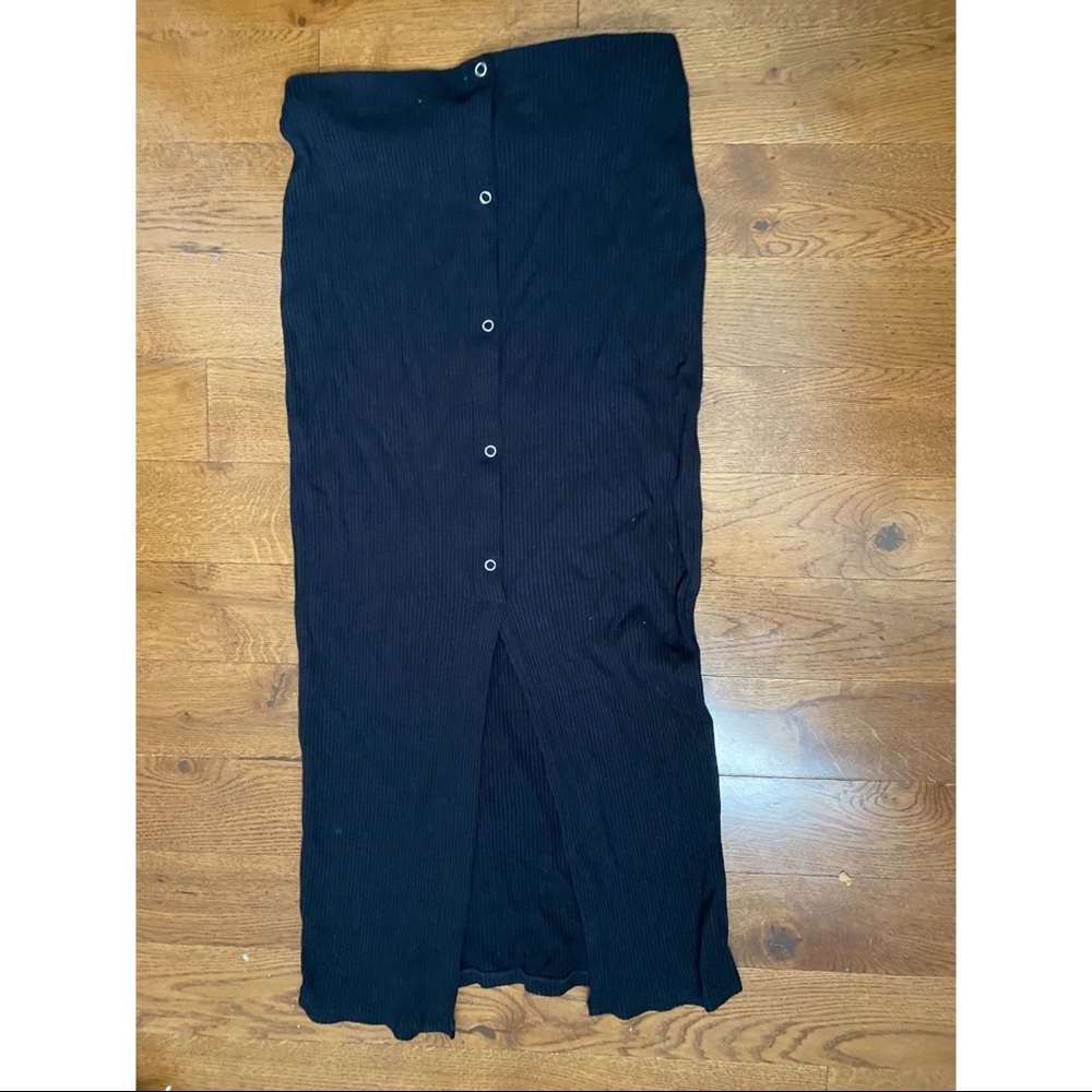 Ribbed Maxi Skirt